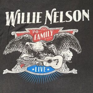 Willie Nelson & Family Graphic TShirt Gray Size 2XL - Flawed